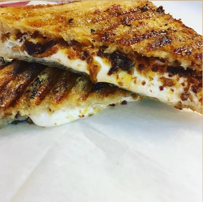 Balsamic Caramelized Onions Spread: 7 oz