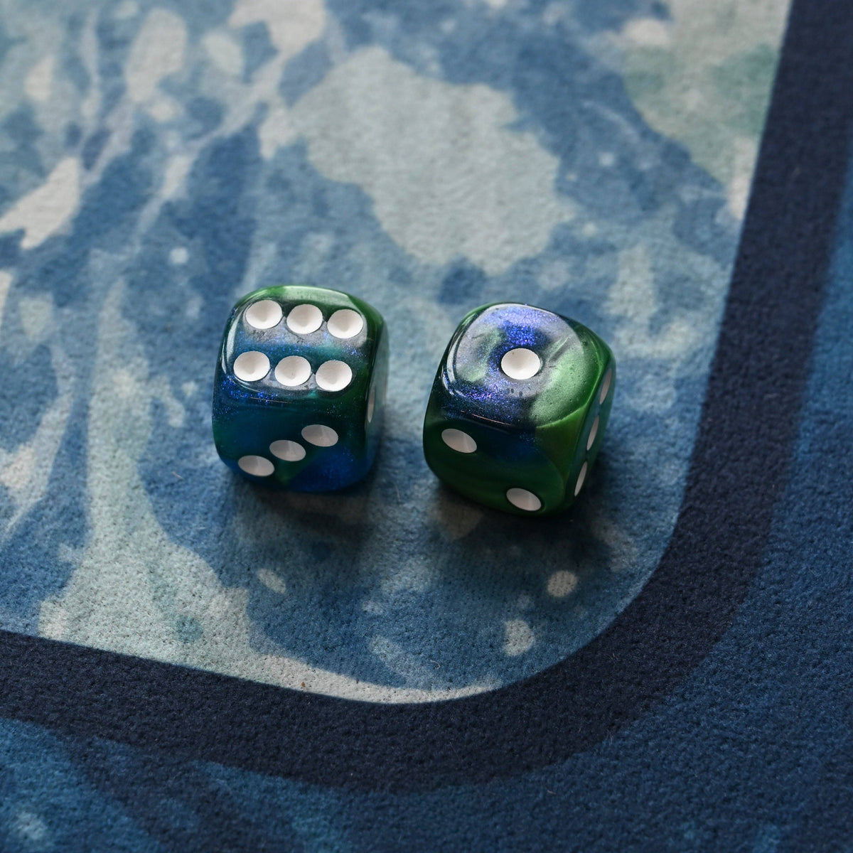 Mahjong Dice (Pair of 2): Pearl & Gold