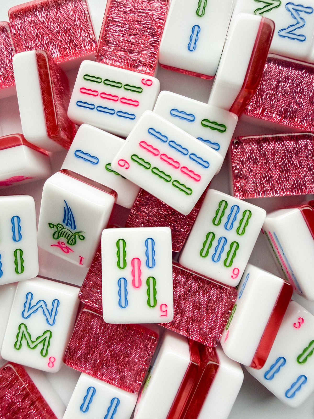 Glitter Sparkle - Mahjong Tiles – American Mahjong Tile Set (166 Tiles) Pink: Glitter Sparkle Tile Set with 166 Tiles Dice Box