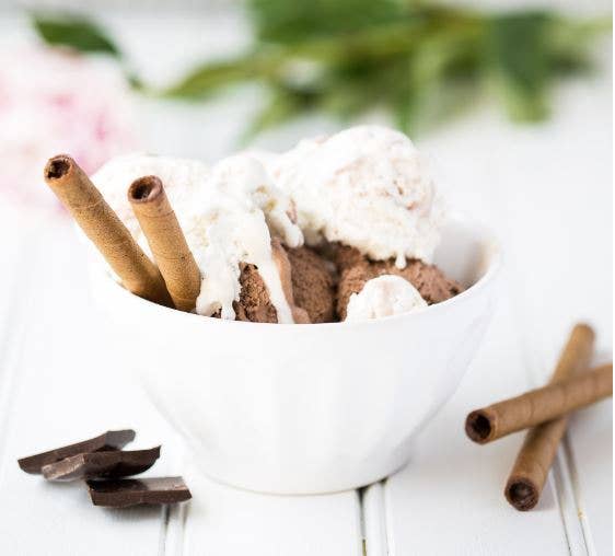 DOLCETTO CHOCOLATE WAFER ROLLS (3 oz canister)